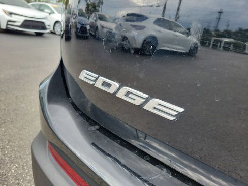 Used 2017 Ford Edge Titanium w/ Equipment Group 302A image 6