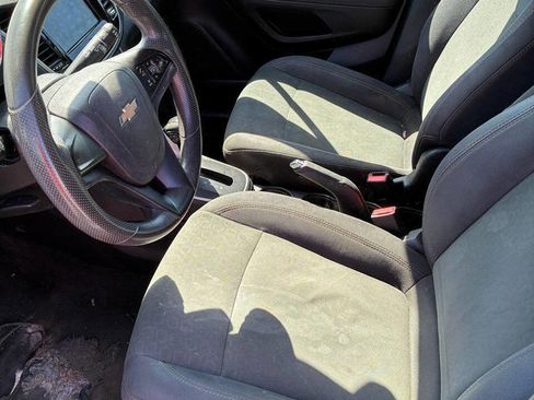 Used 2019 Chevrolet Trax LS image 5