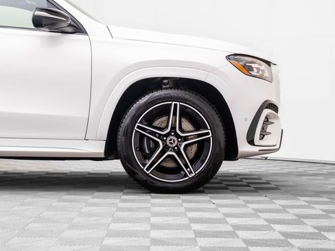 Certified 2025 Mercedes-Benz GLS 450 4MATIC image 37