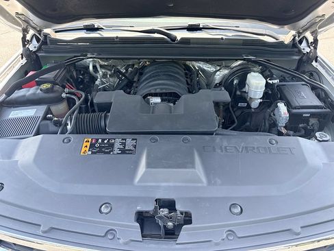Used 2017 Chevrolet Suburban LT AWD/4WD image 35