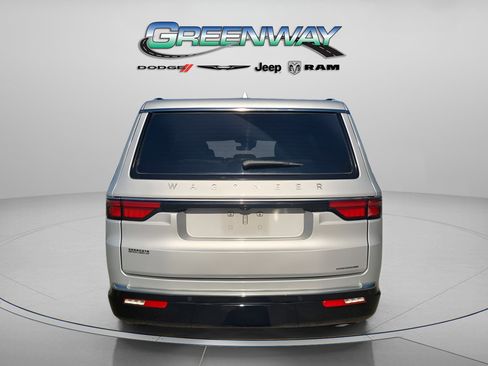 Used 2022 Jeep Wagoneer Series III w/ Flexible Seating Group image 2