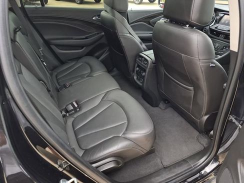 Used 2019 Buick Envision Essence FWD image 19