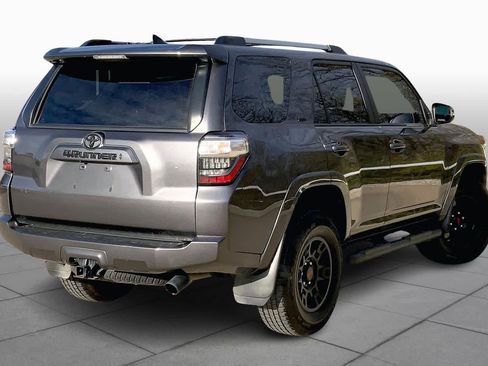 Used 2022 Toyota 4Runner SR5 Premium image 11