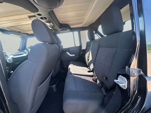 Used 2011 Jeep Wrangler Unlimited Sahara AWD/4WD image 14