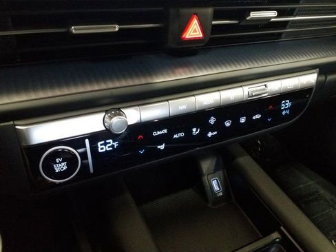 Used 2024 Hyundai Ioniq 6 SE RWD image 7