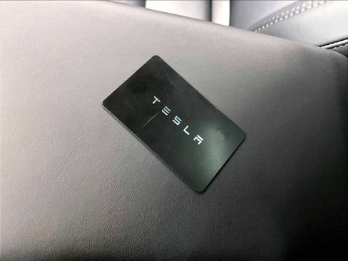 Used 2024 Tesla Model Y Long Range image 39