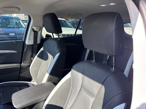 Used 2025 Buick Envision Sport Touring AWD/4WD image 9