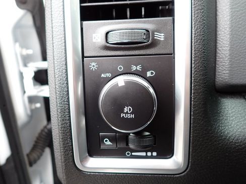 Used 2018 RAM 1500 Big Horn AWD/4WD image 14