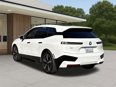 Used 2025 BMW iX xDrive50 image 11