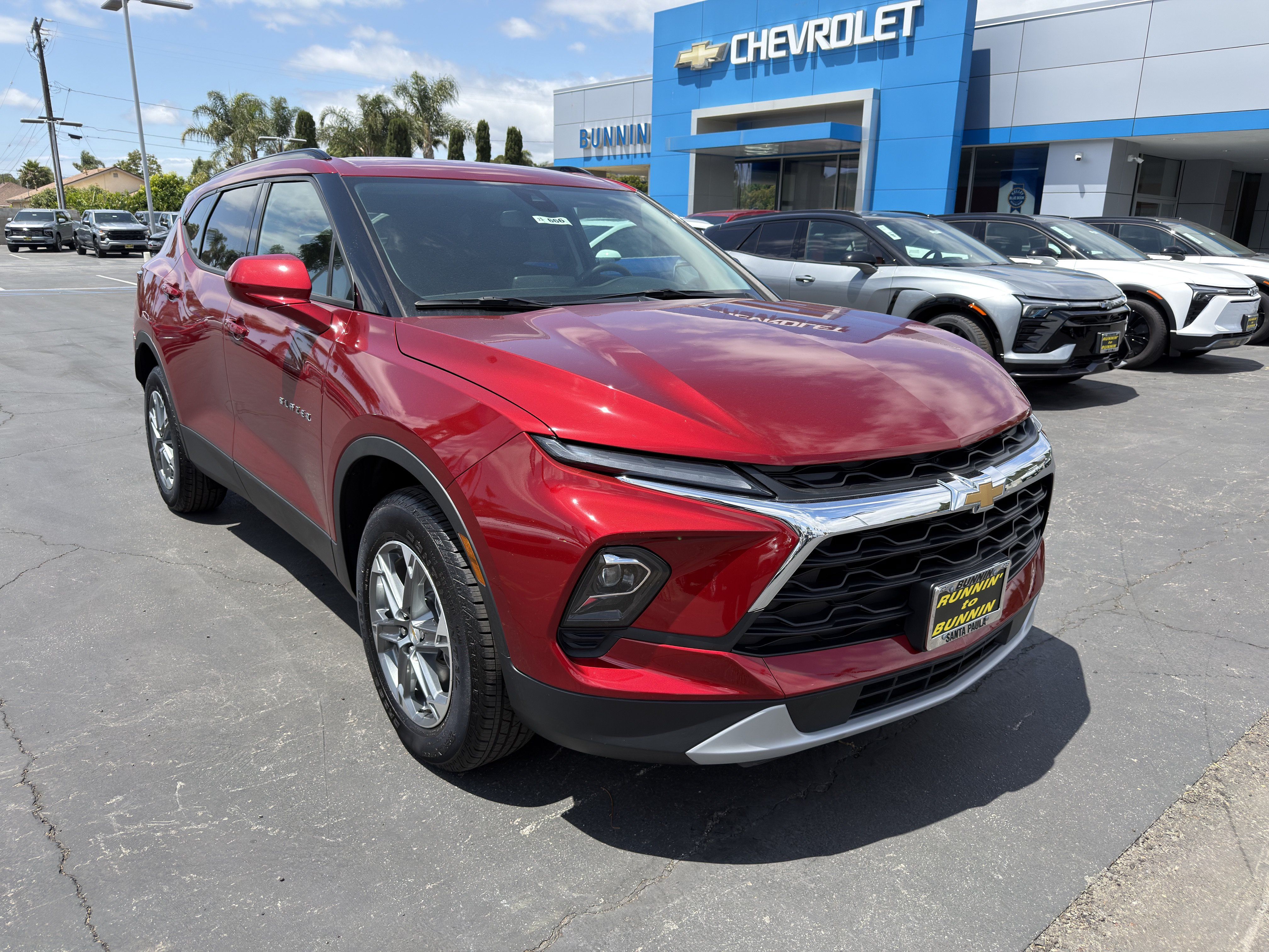New 2025 Chevrolet Blazer LT w/ Convenience Package FWD image 2