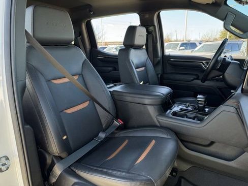 Used 2024 GMC Sierra 1500 AT4 w/ Technology Package image 31