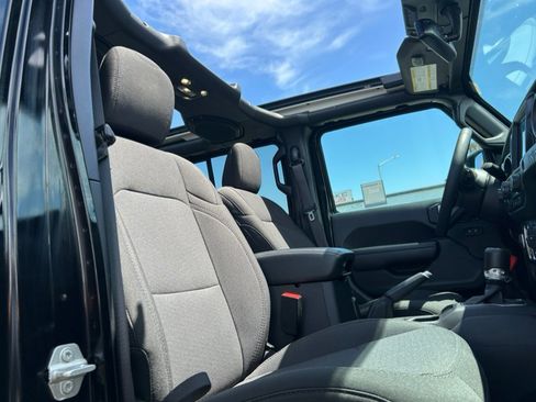 Used 2023 Jeep Wrangler Unlimited w/ Sun & Screen Package AWD/4WD image 32