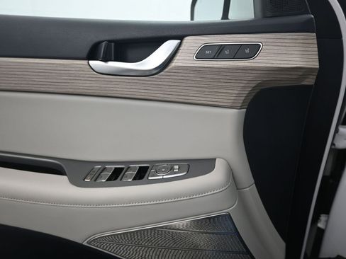 Used 2021 Hyundai Palisade Limited image 14