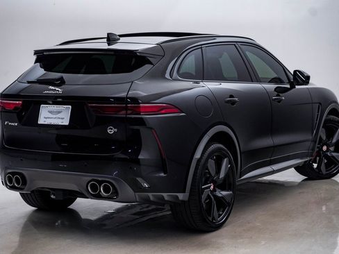 Used 2021 Jaguar F-PACE SVR image 11
