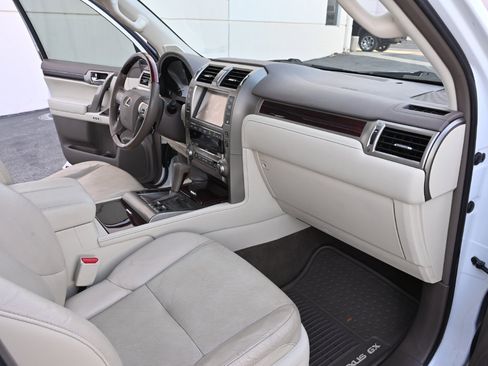 Used 2015 Lexus GX 460 w/ Premium Package AWD/4WD image 12