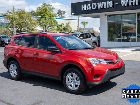 Used 2015 Toyota RAV4 LE image 1