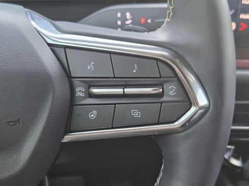 Used 2025 Chevrolet Traverse Z71 AWD/4WD image 29