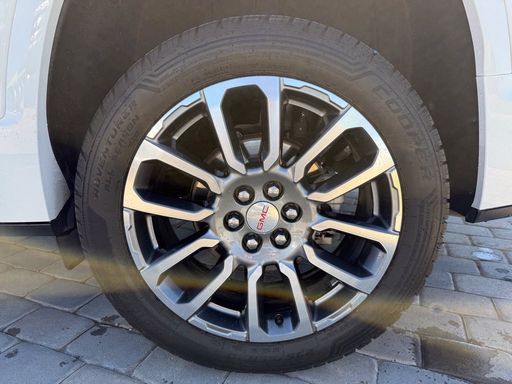 Used 2023 GMC Acadia Denali AWD/4WD image 9