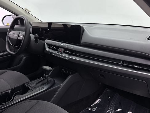 Used 2025 Kia K4 FWD image 29