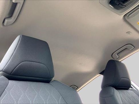 Certified 2026 Toyota Corolla Cross LE FWD image 14