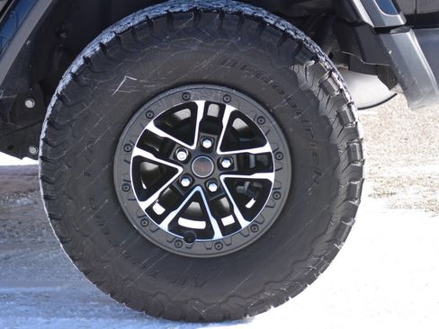 Used 2024 Jeep Wrangler Unlimited Rubicon image 17