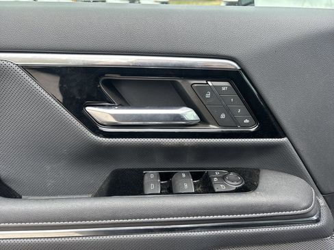 Used 2024 GMC Sierra EV Denali image 16