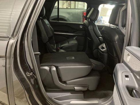 Used 2026 Lincoln Navigator L Reserve w/ Jet Appearance Package AWD/4WD image 10