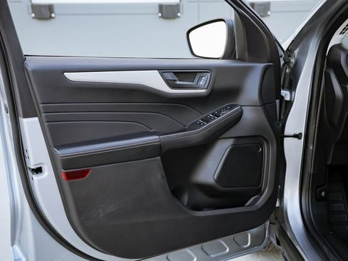 Used 2022 Ford Escape SE w/ Cold Weather Package image 14