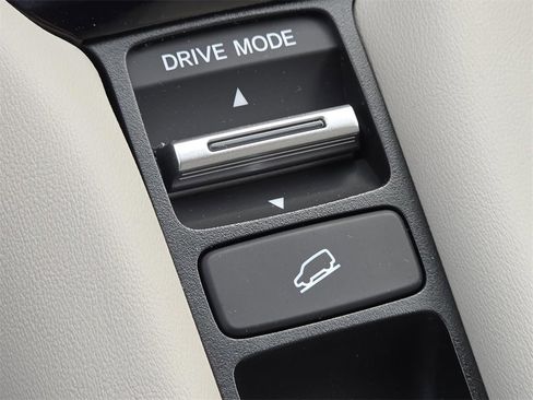 New 2026 Honda HR-V LX image 7