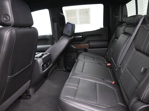 Used 2021 Chevrolet Silverado 1500 High Country image 14