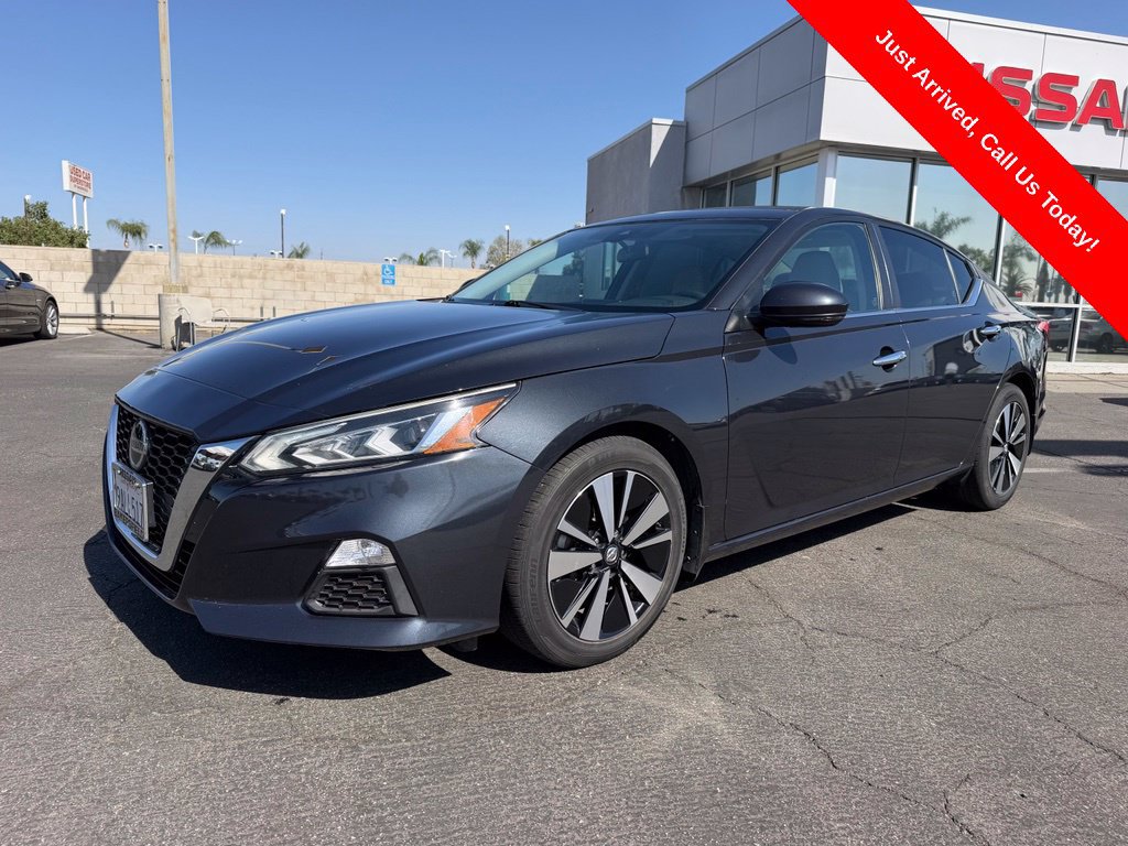 Used 2021 Nissan Altima 2.5 SV w/ SV Premium Package FWD image 1