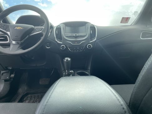 Used 2017 Chevrolet Cruze LT w/ Convenience Package image 15