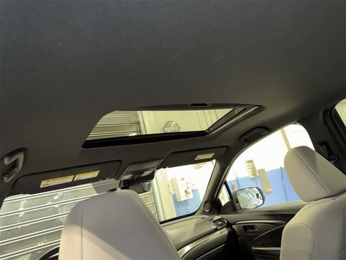 Certified 2025 Honda Passport EX-L image 24