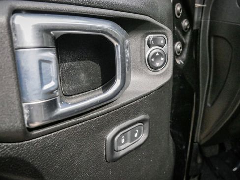 Used 2021 Jeep Gladiator Sport AWD/4WD image 15