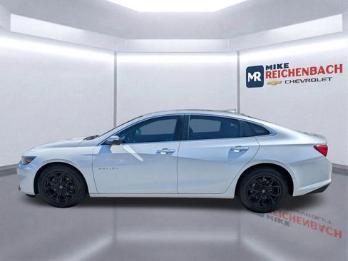 Used 2017 Chevrolet Malibu Premier w/ Premier Sun and Wheel Package FWD image 7