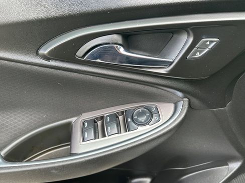 Used 2022 Chevrolet Malibu LT FWD image 11