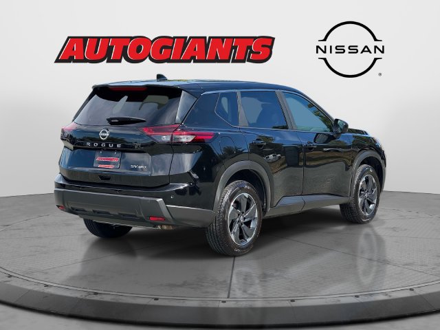 Used 2024 Nissan Rogue SV AWD/4WD image 2