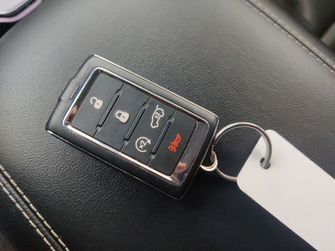 Used 2023 Jeep Grand Cherokee Limited image 27