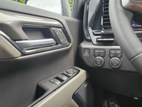 Used 2024 Chevrolet Silverado 1500 ZR2 w/ Technology Package AWD/4WD image 32