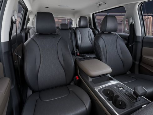 New 2027 Kia Carnival FWD image 18