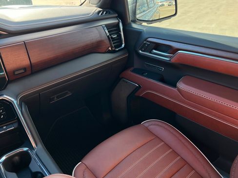 Used 2023 GMC Sierra 1500 Denali Ultimate image 10