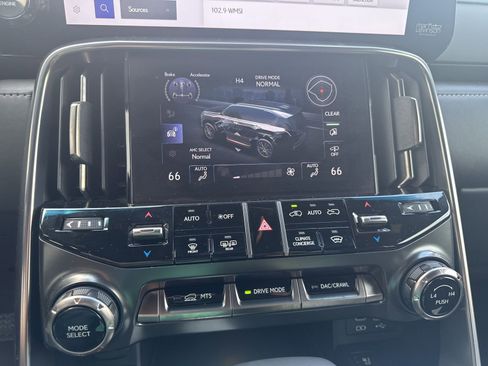 Certified 2024 Lexus LX 600 4WD w/ Appearance Package image 15