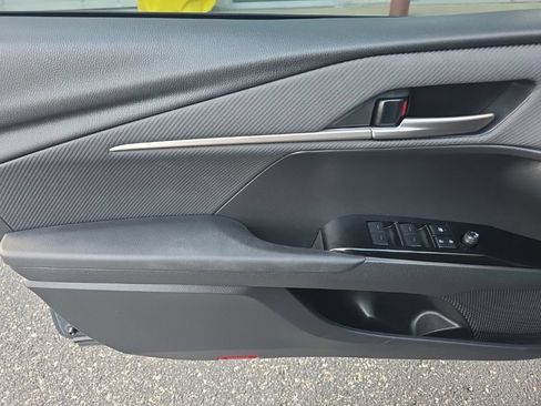 Used 2025 Toyota Camry SE FWD image 13