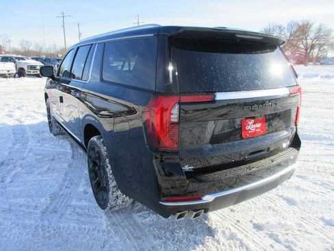 New 2026 GMC Yukon XL Denali w/ Denali Reserve Package image 7