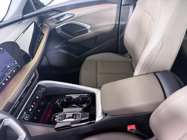 Certified 2025 Audi Q5 Premium w/ Premium Plus AWD/4WD image 11
