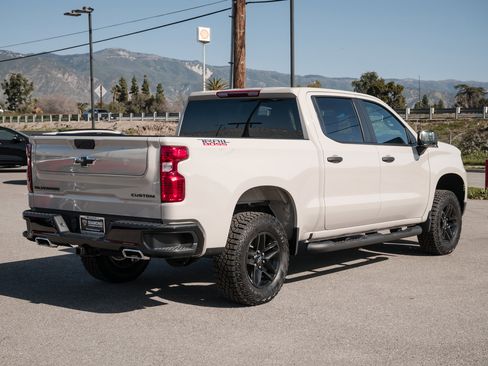 New 2026 Chevrolet Silverado 1500 Custom Trail Boss w/ LPO, Dark Essentials Package image 4