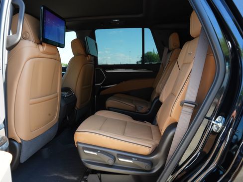 Used 2026 Cadillac Escalade Luxury w/ Touring Package image 20