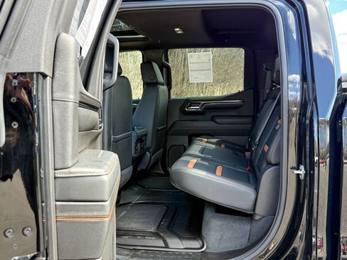 Used 2024 GMC Sierra 1500 AT4 w/ Technology Package image 19