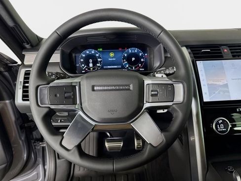 New 2026 Land Rover Discovery Limited Edition image 12