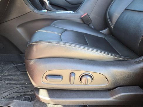 Used 2022 Chevrolet Equinox Premier image 19